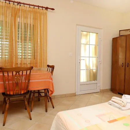 With Parking Space Lumbarda, Korcula - 4472 דירה לומבארדה