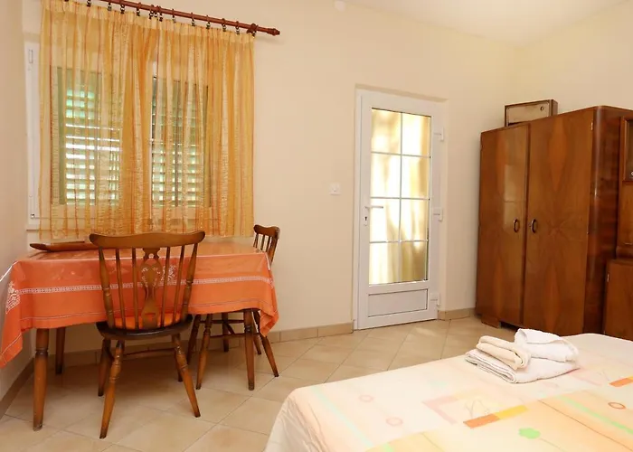 With Parking Space Lumbarda, Korcula - 4472 דירה לומבארדה