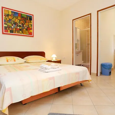 Apartments With Parking Space Lumbarda, Korcula - 4472 Lumbarda