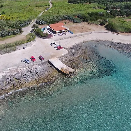 Apartments With Parking Space Lumbarda, Korcula - 4472 * Lumbarda